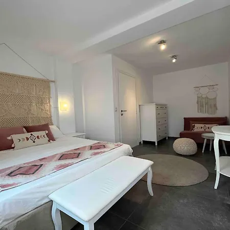Les Peres 24 Hotel 3*